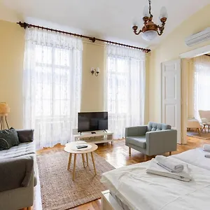 appartement-bohme.inbudapesthotels.com/